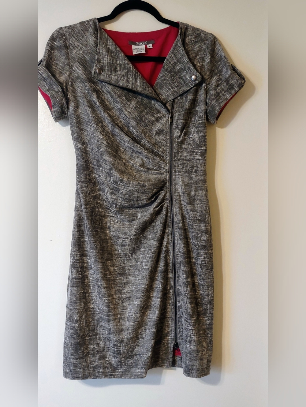 Stylish Maggy L Gray Short-Sleeve Dress with Zip Detail Size 4